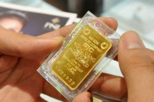 Giá vàng hôm nay 6/11: Bất an ôm vàng, chờ thời bán ra