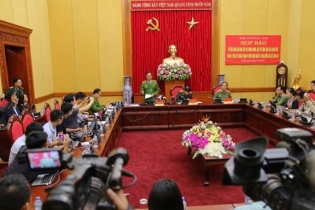 Đến khi nào đi đăng ký xe không cần mang hộ khẩu?