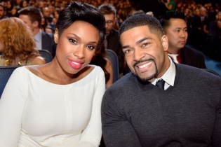 Jennifer Hudson chia tay hôn phu, đệ đơn xin được bảo vệ