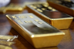 Giá vàng hôm nay 20/11: Vàng tăng, USD giảm