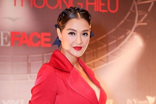 Siêu mẫu Lukkade đến Việt Nam biểu diễn cho Chung Thanh Phong