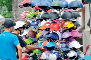 Phải khởi tố hình sự hành vi sản xuất, bán mũ bảo hiểm giả