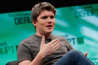 Cuộc sống của tỷ phú tự thân trẻ nhất thế giới