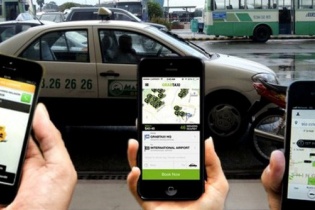 Bộ trưởng Giao thông: Uber, Grab giảm giá tối đa để “giết” taxi truyền thống?