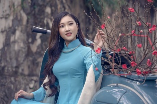 Nữ sinh Miền Tây dịu dàng thướt tha với tà áo dài 