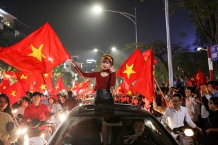 Hà Nội, TPHCM lắp hàng chục màn hình "khủng" chiếu trận chung kết U23