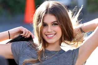 Một ngày của ái nữ 16 tuổi nhà Cindy Crawford