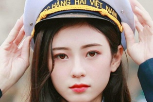 Nữ sinh trường Hàng hải nổi tiếng vì quá xinh 