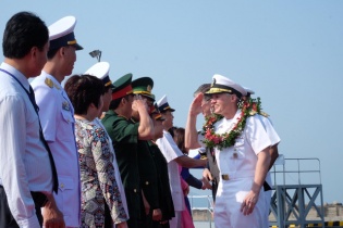 Siêu tàu sân bay Mỹ thăm Việt Nam: Sự ủng hộ của Mỹ cho một Việt Nam vững mạnh và thịnh vượng!