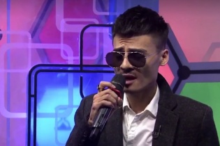 Giải mã giọng ca livestream Hoa Vinh khiến nhiều ca sĩ chuyên nghiệp phải ghen tị