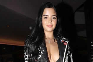 Hot girl Demi Rose khoe thân hình "rực lửa" khi dự tiệc