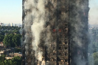 Từ lá đơn “kể tội” Carina bàn về trách nhiệm đền dân sau cháy