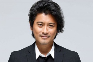 Cưỡng hôn nữ sinh 14 tuổi tại nhà riêng, ca sĩ Nhật Bản tiêu tan sự nghiệp