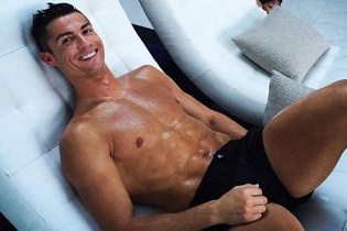 C. Ronaldo: "Tôi như mới 23 tuổi"