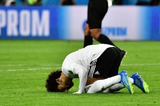 90 phút cô đơn của Salah trong thất bại trước tuyển Nga
