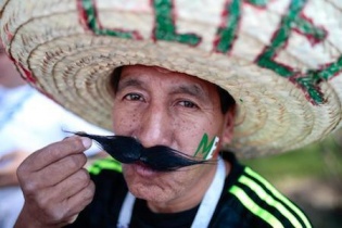 Mexico và đại tiệc cổ vũ say đắm lòng người trên khán đài World Cup