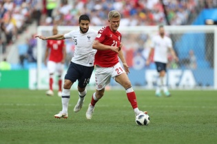 Pháp và Đan Mạch cầm hoà trong nhạt nhẽo