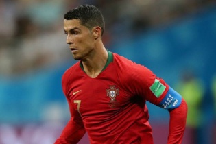 HLV Tabarez: "Uruguay dùng cả đội để ngăn chặn C.Ronaldo"