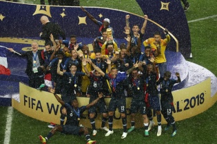 Đánh bại Croatia, Pháp vô địch World Cup sau 20 năm