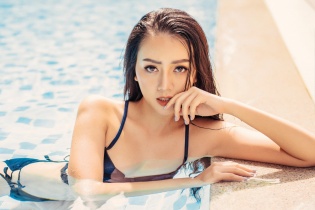 "Con giáp thứ 13" "giật chồng" bị ghét nhất màn ảnh diện bikini gợi cảm