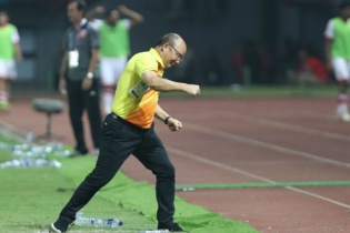 Báo Hàn Quốc: "HLV Park Hang-seo viết trang sử mới cho bóng đá Việt Nam"