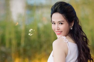 Hoa hậu Thu Thủy: "Tôi chưa cần bạn trai vì thấy ổn với cuộc sống ba mẹ con"