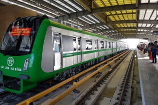 Đường sắt Cát Linh-Hà Đông chính thức chạy thử 5 tàu