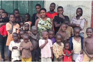 Kinh ngạc với người phụ nữ 40 tuổi sinh 44 đứa con