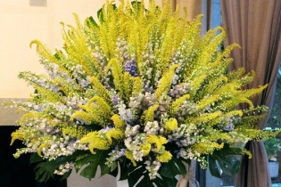 Đại gia chi 85 triệu đồng mua bình hoa trong dịp 20/10 