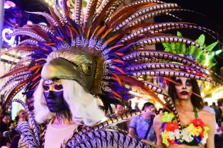 "Ma quỷ" tràn ngập phố đi bộ Sài Gòn đêm Halloween