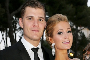 Paris Hilton hủy đám cưới