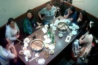 Ăn lẩu hết 7 triệu, cả đoàn khách Trung Quốc không ai chịu trả tiền