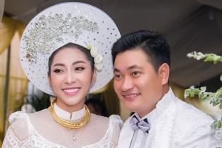 Đặng Thu Thảo đeo trang sức hồi môn gần 200 triệu ở lễ rước dâu