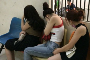 Triệt phá đường dây "sex tour" đi khách 10 triệu/ngày ở Sài Gòn