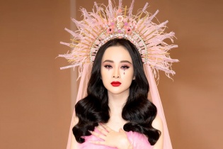 Angela Phương Trinh mất 7 tiếng trang điểm để dự show Đỗ Mạnh Cường