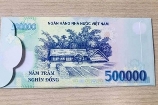 Bán bao lì xì in hình tiền đang sốt thị trường, có vi phạm pháp luật?
