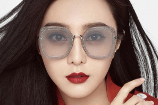 Phạm Băng Băng tái xuất với vẻ sành điệu