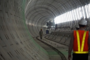 Cận cảnh tuyến metro số 1 ở Sài Gòn chuyển động ngày đầu năm