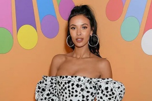 Maya Jama khoe vai trần sexy 