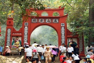 Dịp Giỗ Tổ Hùng Vương và Lễ 30/4, 1/5: Công chức, viên chức nghỉ 8 ngày