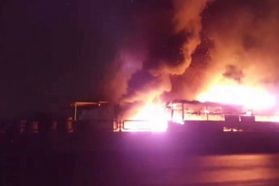 Bình Thuận: Xe giường nằm cháy ngùn ngụt trên QL1, hành khách tháo chạy