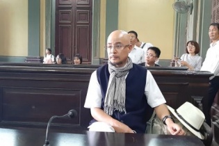 Tòa tuyên giao toàn bộ cổ phần Trung Nguyên cho ông Đặng Lê Nguyên Vũ
