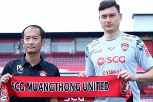 HLV Muangthong từ chức, Đặng Văn Lâm vực lại tinh thần đội bóng