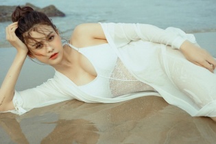 Phạm Quỳnh Anh, nữ DJ Điện Biên mặc quyến rũ gấp bội sau ly hôn