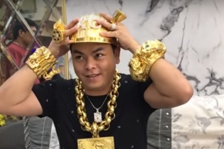Bắt Phúc XO, đại gia đeo vàng nhiều nhất Việt Nam