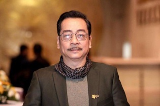 Bị phản ứng vì không đội mũ bảo hiểm khi đi xe máy, “ông trùm” Hoàng Dũng nói gì?