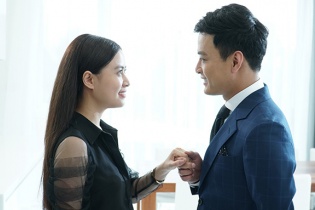 Đạo diễn dừng đoàn vì Hoàng Thuỳ Linh không thể hôn Hồng Đăng