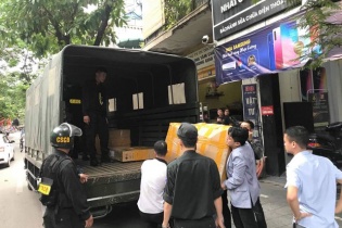 Công an khám xét các cửa hàng của Nhật Cường mobile