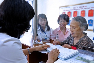 Sáp nhập huyện xã: Cán bộ dôi dư giải quyết ra sao?
