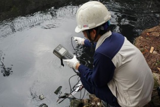 Kiểm tra chất lượng nước sông Tô Lịch sau khi áp dụng công nghệ làm sạch của Nhật Bản